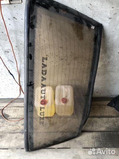 Стекло заднее ваз 2115