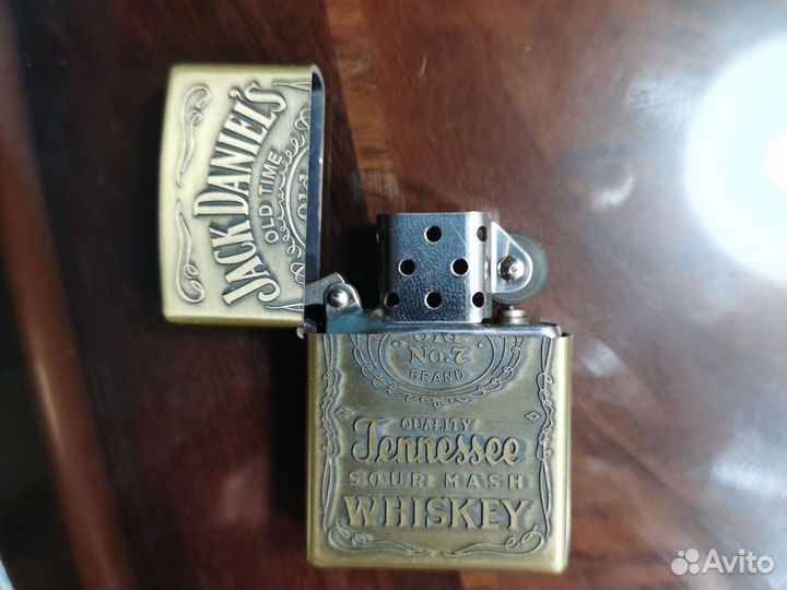 Зажигалка бензиновая