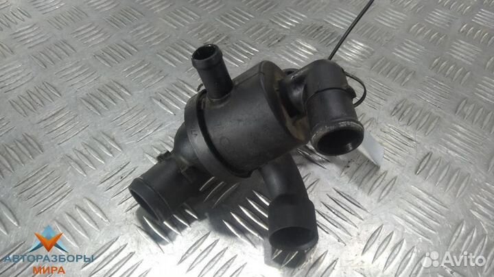 Корпус термостата Skoda Superb 2 2011 03L121111AE