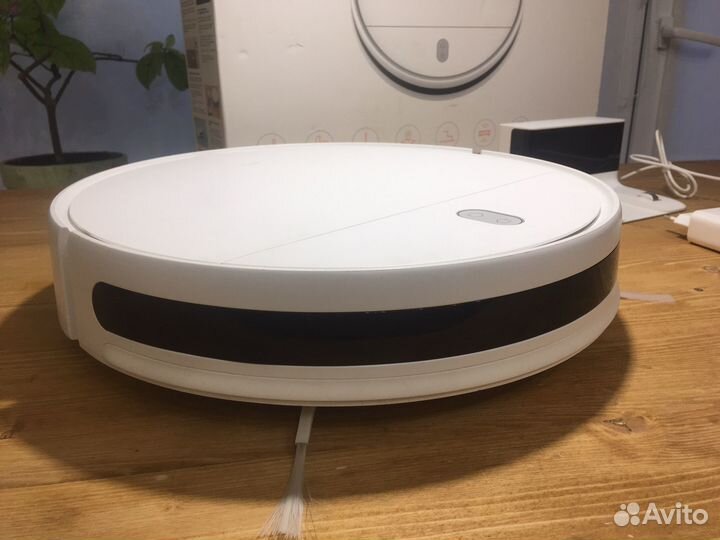 Робот-пылесос Xiaomi Mi Robot Vacuum-Mop Essential