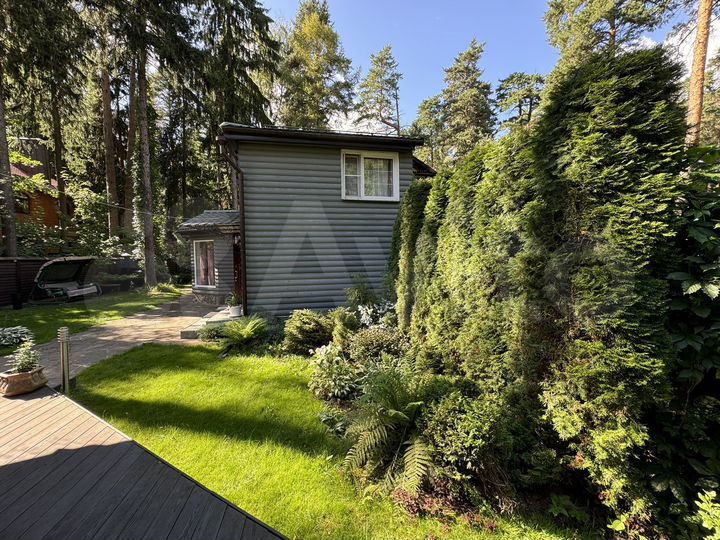 Коттедж 200 м² на участке 10 сот.