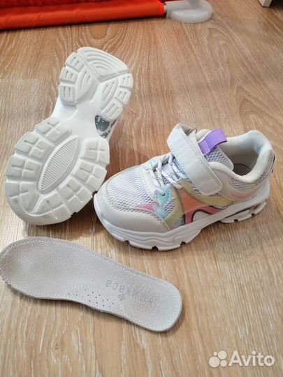 Кроссовки для девочки