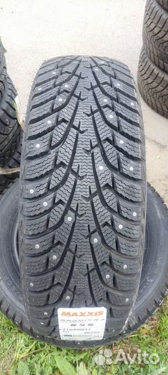 Maxxis NP5 Premitra Ice Nord 215/55 R17 98T