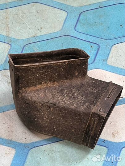 Воздуховод 8D0129617B