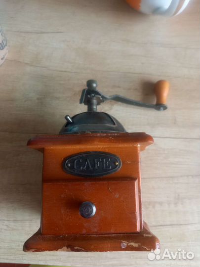 Кофемолка жерновая