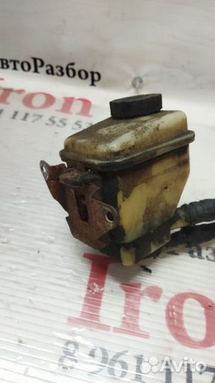 Бачок гур Tiburon Hyndai Тибурон RD 96-01