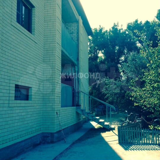 Дом 214 м² на участке 17 сот.