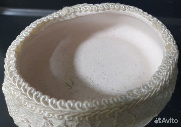 Шкатулка овальная, керамика кружево