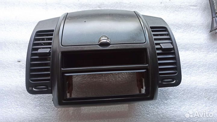 Консоль центральная с бардачком Nissan Note