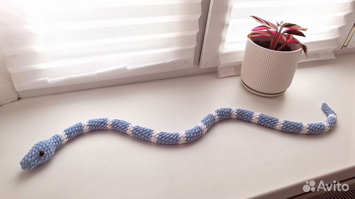 Вязаные игрушки змея
