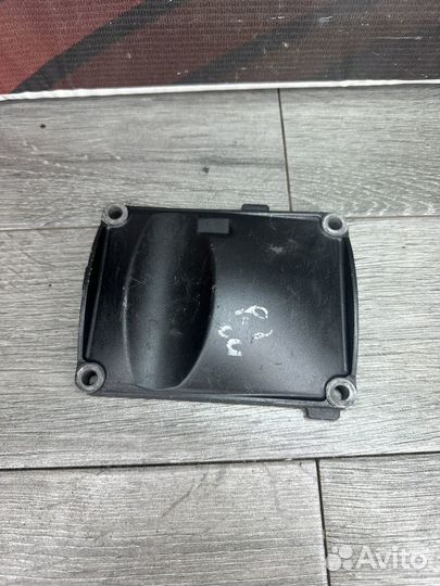 Крышка двигателя yamaha r1 2004-2006