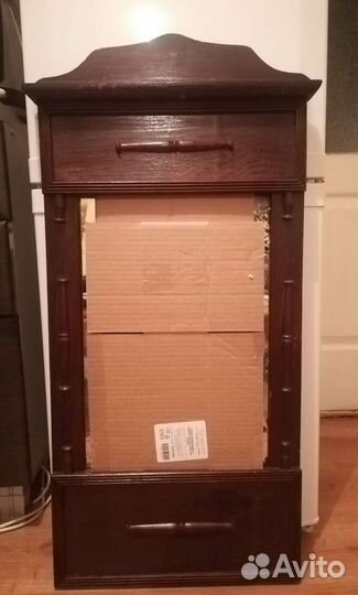 Зеркало старинное в деревянной резной раме