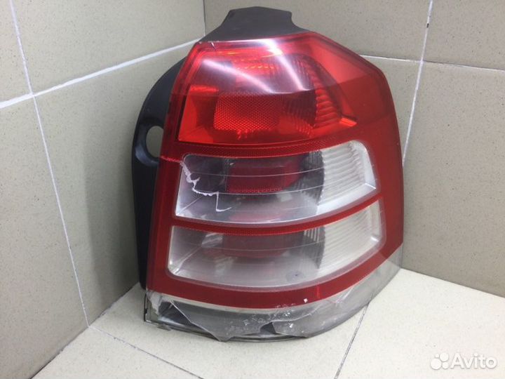 Фонарь задний правый задний правый Opel Zafira B
