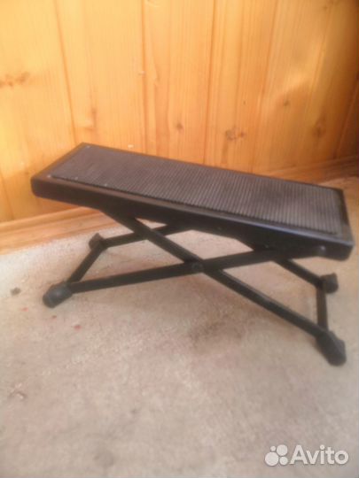 Подставка для ноги гитариста