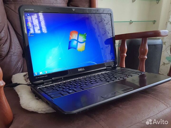 Dell N5110 i3 две видюшки под игры Сост отл Гарант
