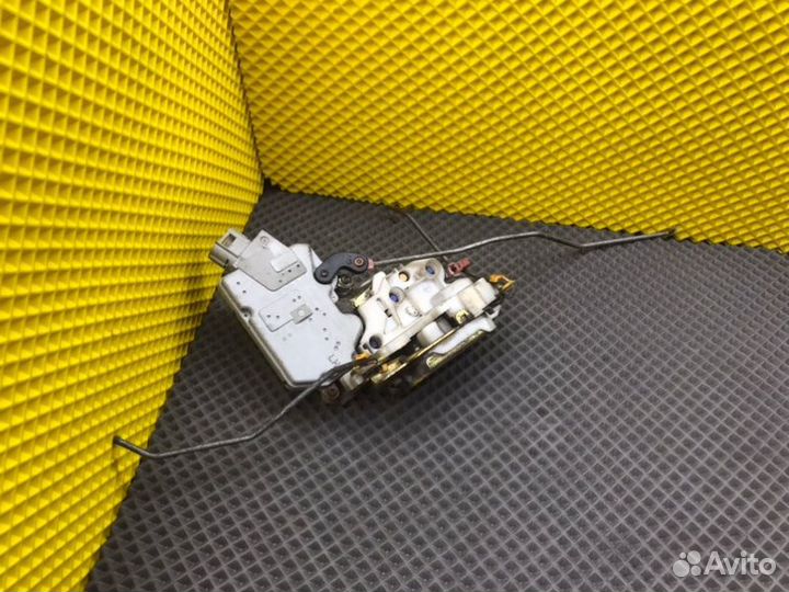 Замок двери передний левый Nissan Primera P11 SR20