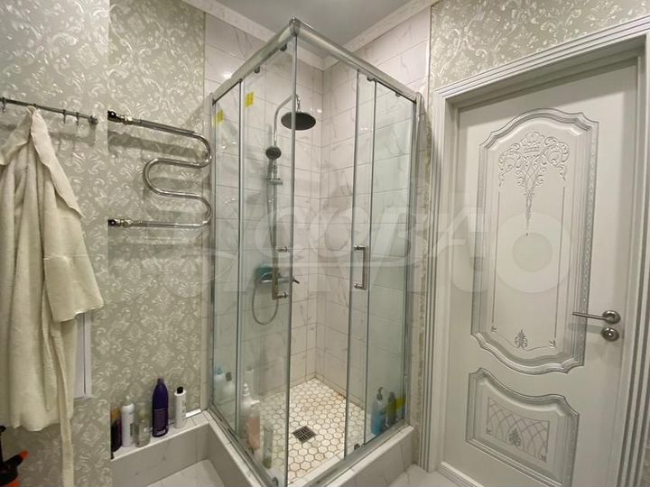 2-к. квартира, 63,8 м², 2/5 эт.