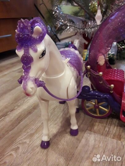 Карета с лошадью (на батарейках)