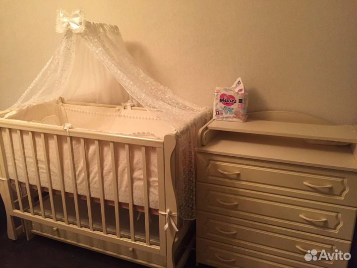 Кровать,балдахин,бортики,матрас,постельное бельё