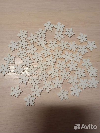 Пуговицы - снежинки