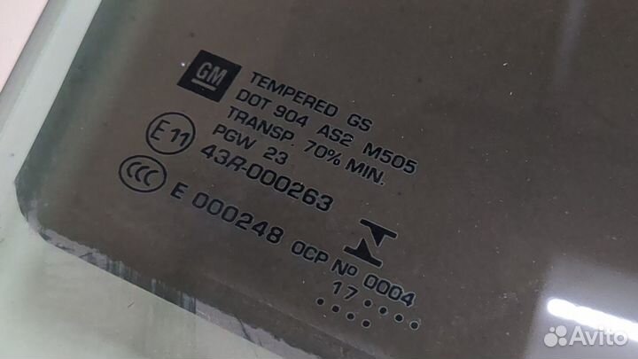 Стекло боковой двери правое переднее Chevrolet Traverse