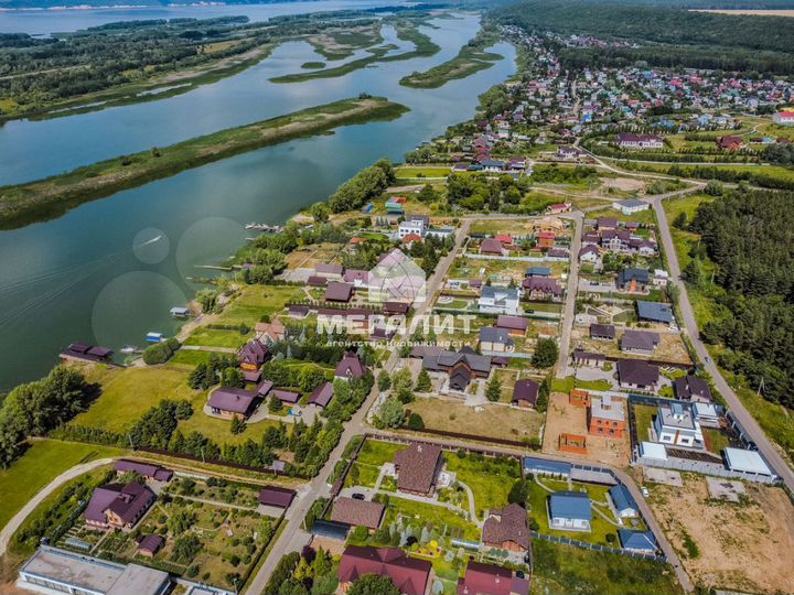 Коттедж 193 м² на участке 11,9 сот.