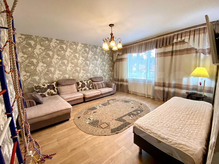 2-к. квартира, 70 м², 2/16 эт.