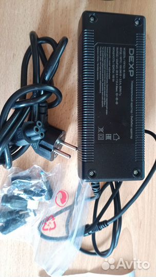 Универсальный адаптер для ноутбука