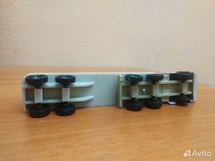 Модель грузовика 1:120 цистерна