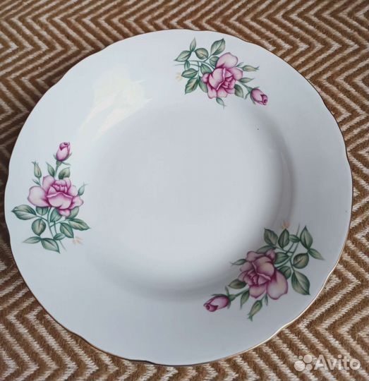 Тарелка фарфоровая суповая Япония