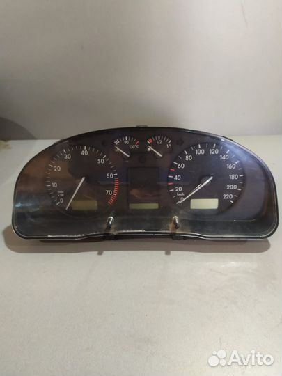 Панель приборов Volkswagen Passat B5 1.6л