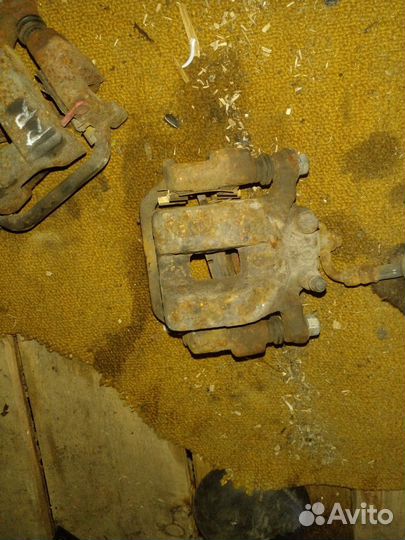 Суппорт тормозной задний FX35