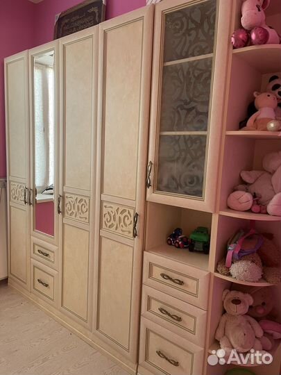 Кровать двухьярусная со шкафом