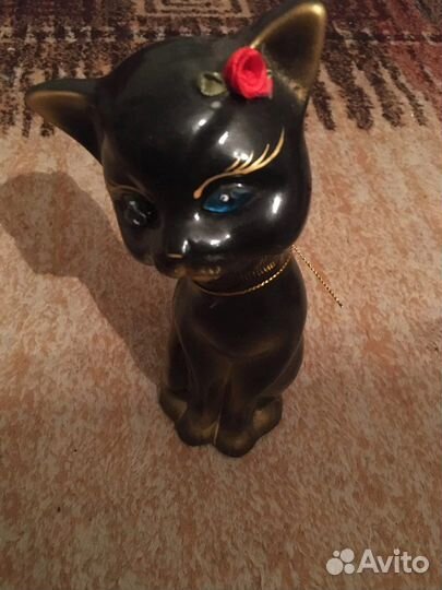 Статуэтка-копилка