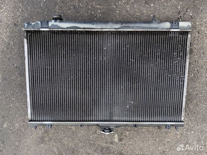 Радиатор охлаждения Mitsubishi Grandis NA4W MR9935