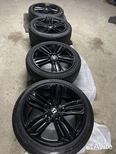 Оригинальные разноширокие Bentley Continental GT