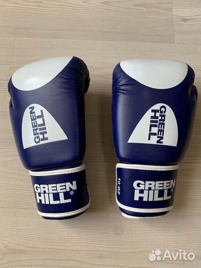 Боксерские перчатки