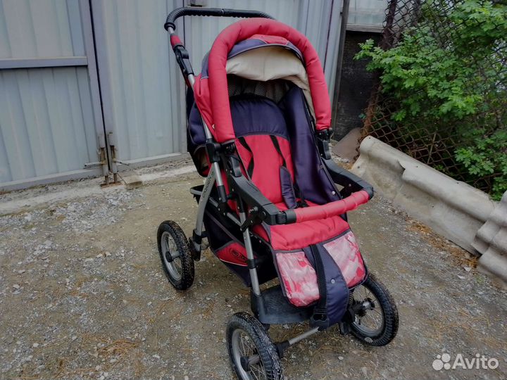 Прогулочная коляска