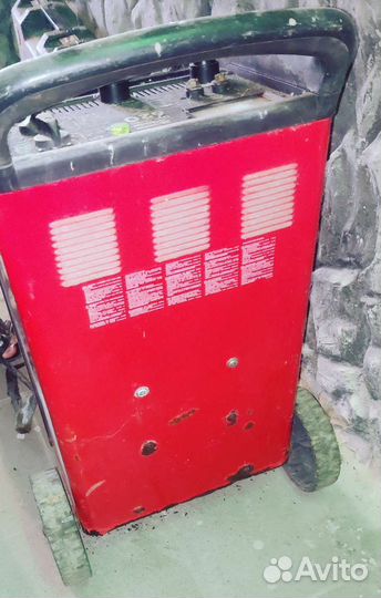 Пуско зарядное устройство 12 24 в