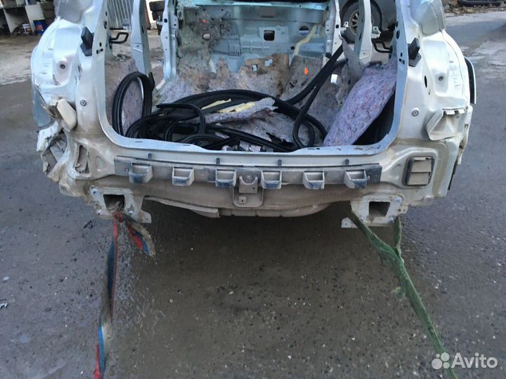 Кронштейн заднего бампера центральный (Ford Focus)