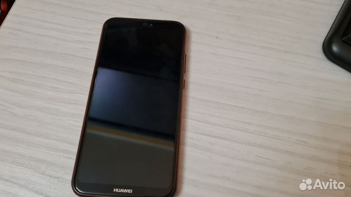 Смартфон Huawei P20 Lite