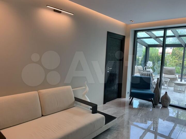 Таунхаус 300 м² на участке 1,5 сот.