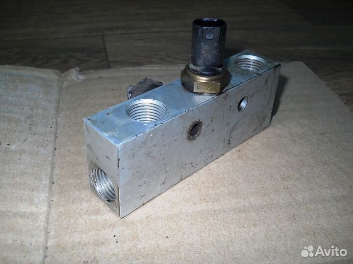 Распределитель ABC Mercedes S W220 CL W215