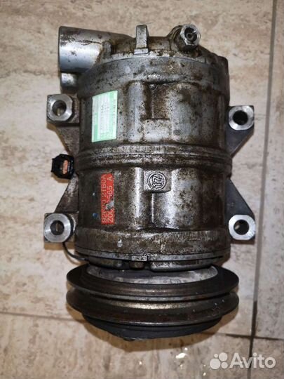 Компрессор кондиционера Valeo для Nissan NP300