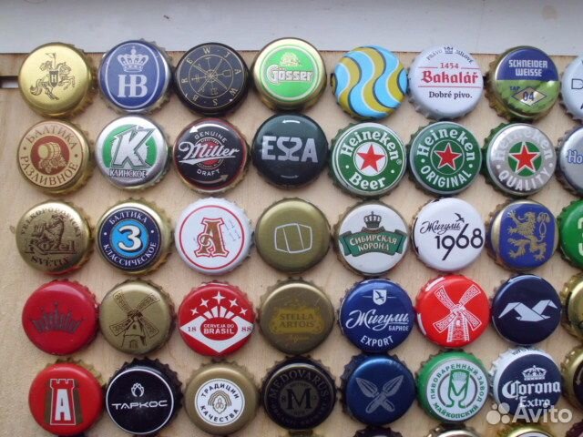 100 пивных пробок разных лет