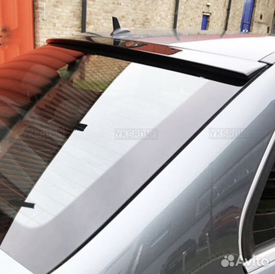 Спойлер на заднее стекло w204