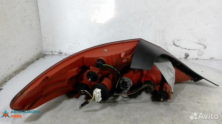 Фонарь задний правый Peugeot 407 2006 6351FQ