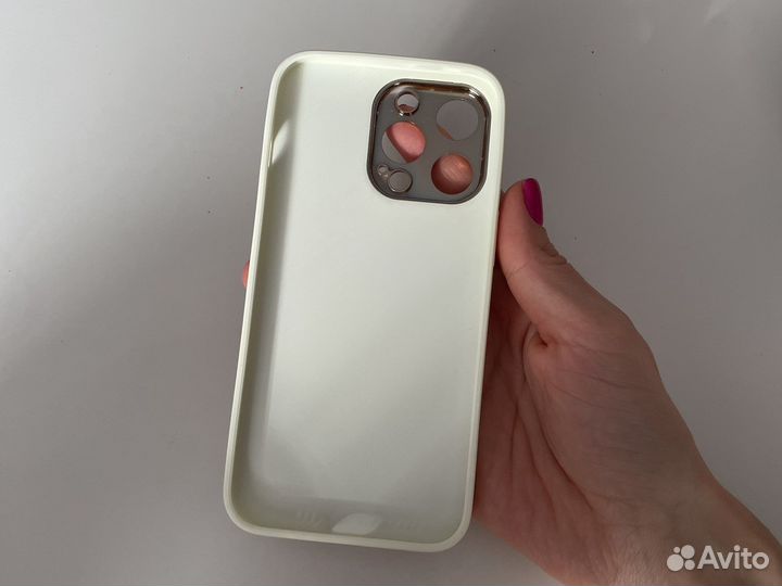 Чехол на iPhone 13 pro новый