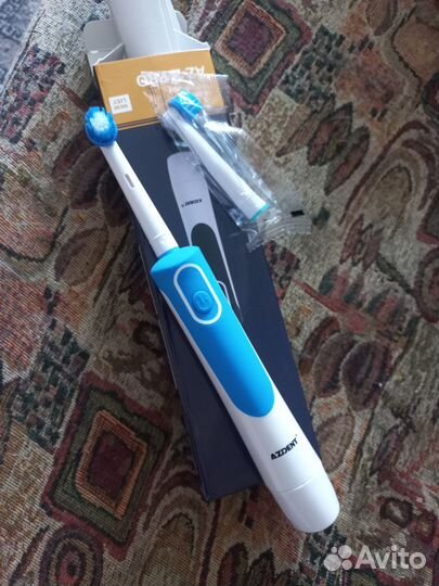 Зубная щетка