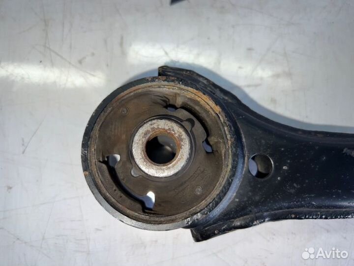 Рычаг подвески нижний передний правый Hyundai